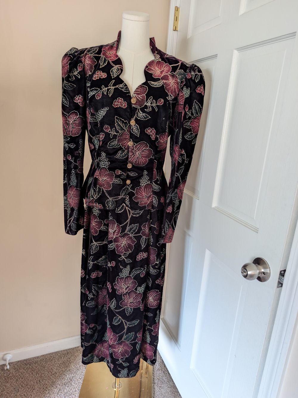 Vintage Scott McClintock Velvet Floral 2 Piece Skirt Suit Set Size 8
